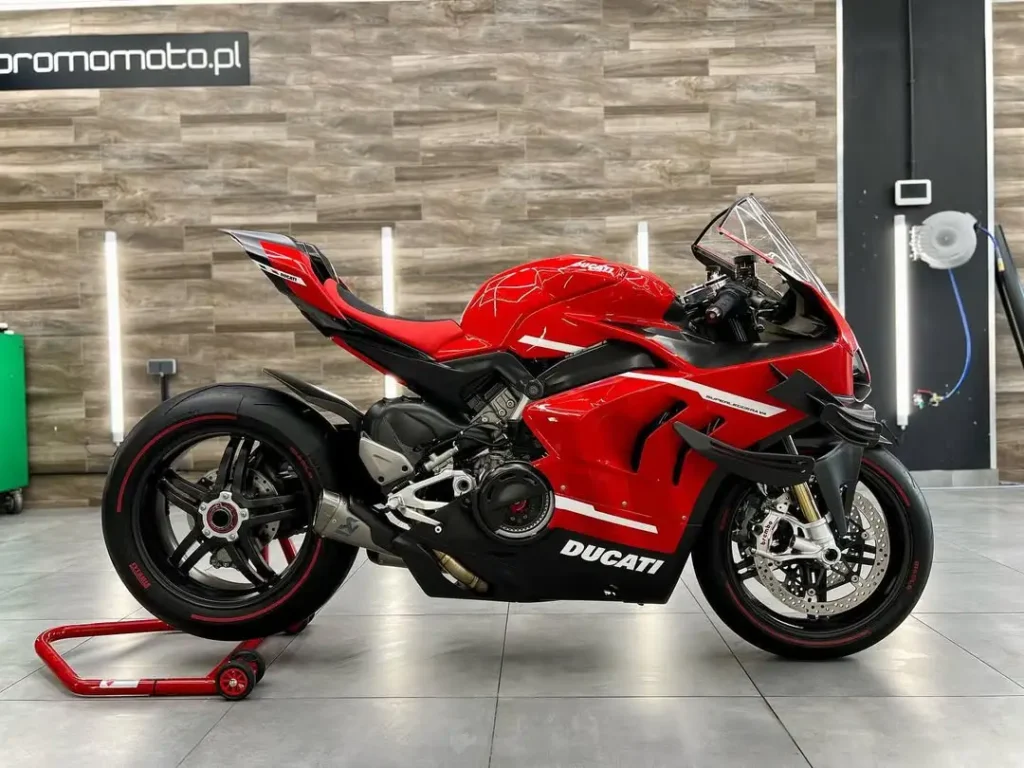 Ile kosztuje oklejanie motocykla folią ochronną PPF?