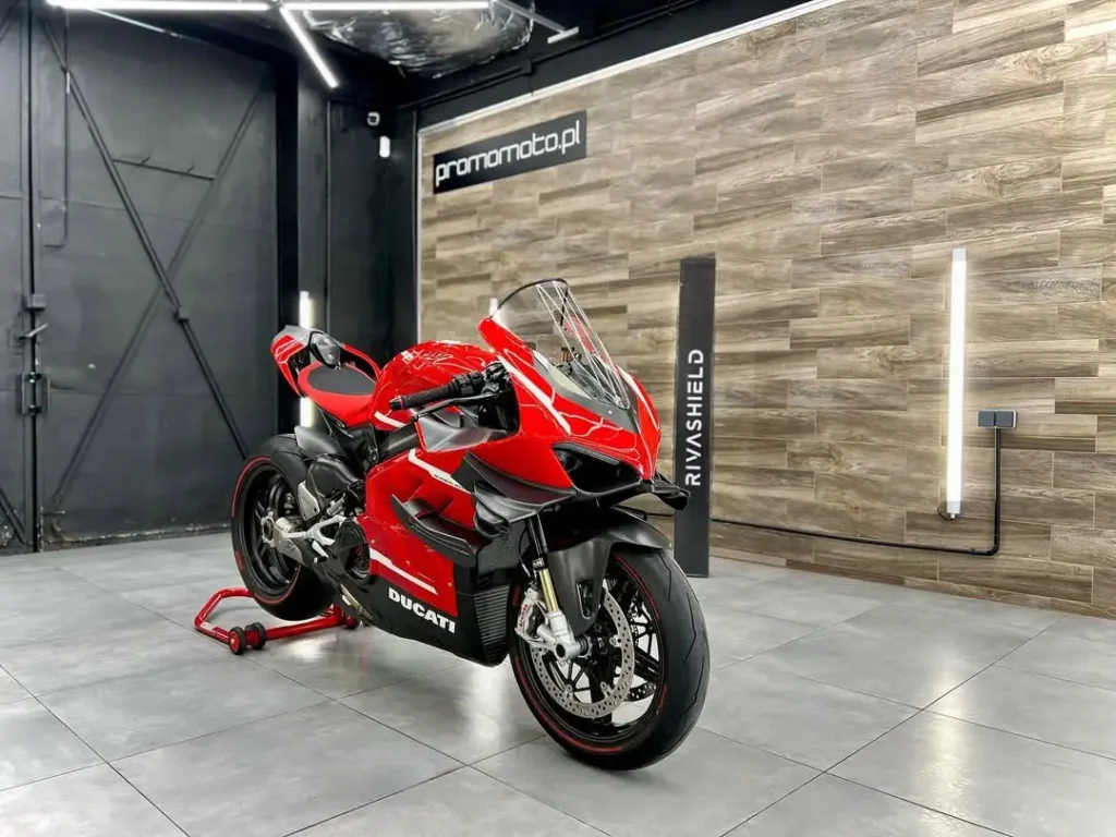 Oklejanie motocykla folią – cena usługi
